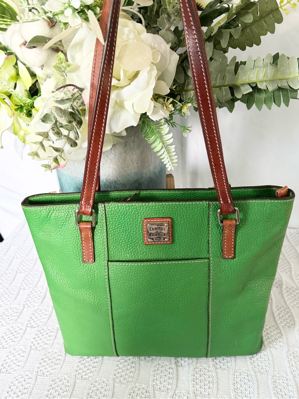 Dooney & Bourke Lexington pebbled leather zip
Tote
